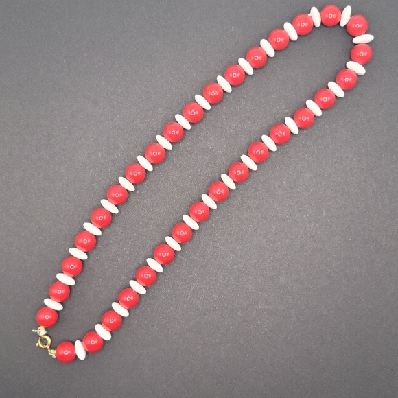 Vintage Style Necklace - Picture 3 of 4